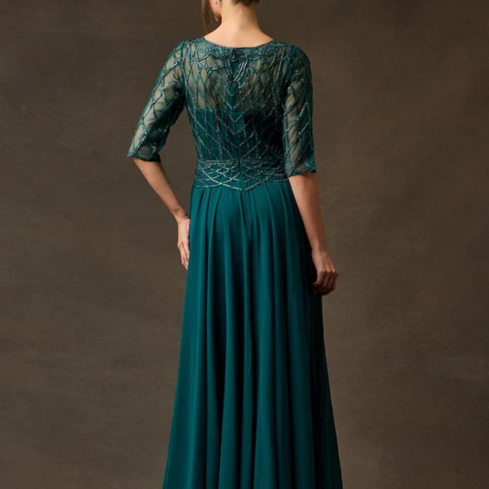 EMERALD GREEN FORMAL MOTHER OF THE BRIDE DRESS. PLUS SIZE GOWN - Picture 4 of 7
